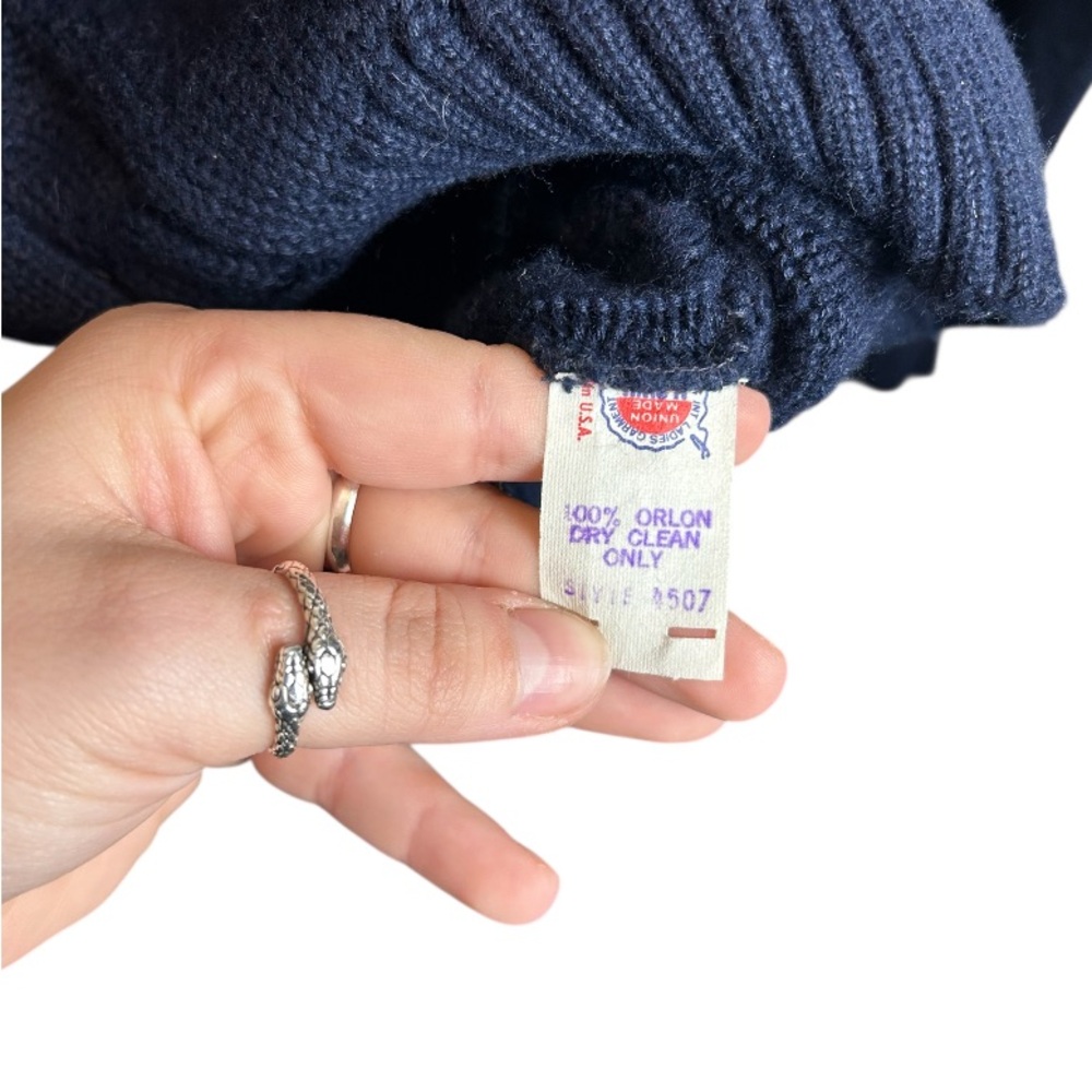 Vintage Paper Tag Etienne Aigner Blue Cable Knit V Neck Sweater Size Medium - Picture 4 of 4